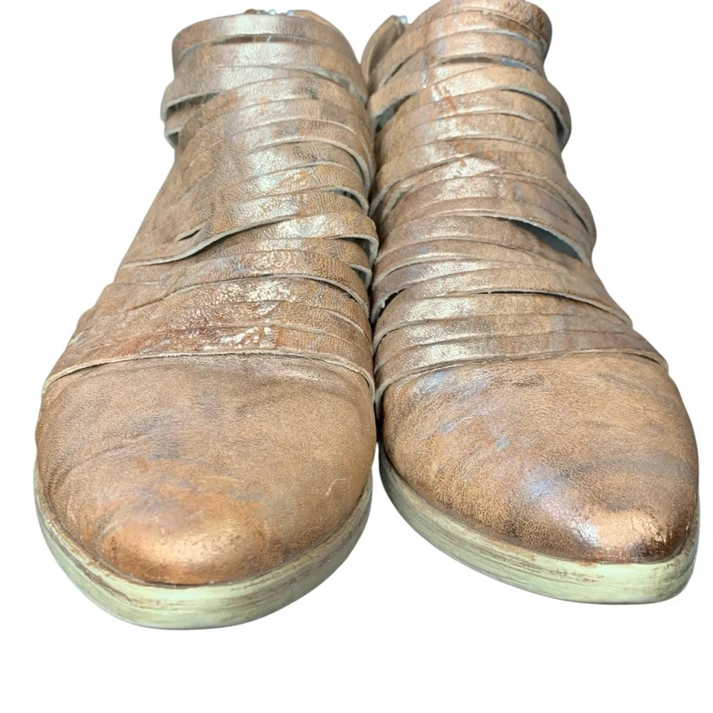 Free People Lost‎ Valley metallic tan brown & gold ankle boots. Size (38) US 8.5